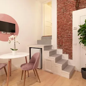 https://relstay-brera-lovely-1br.italymilanhotels.net